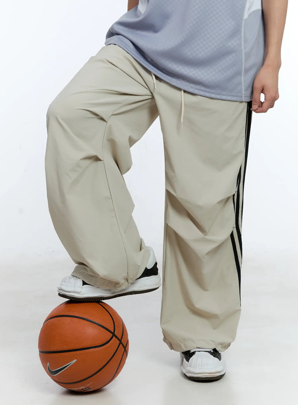 Men's Parachute Nylon Track Pants IL515