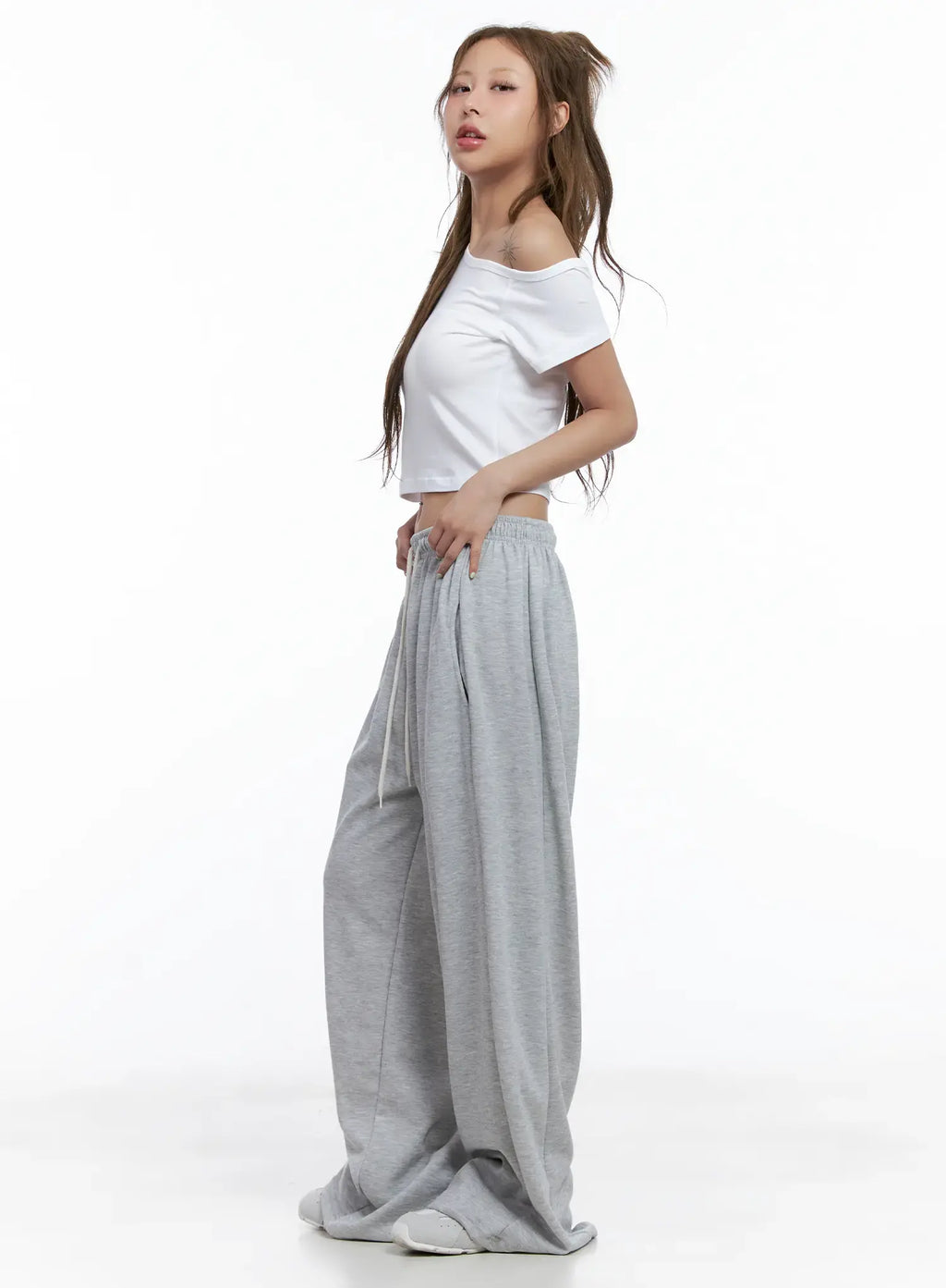 Asymmetric Off-Shoulder Crop Top CL514