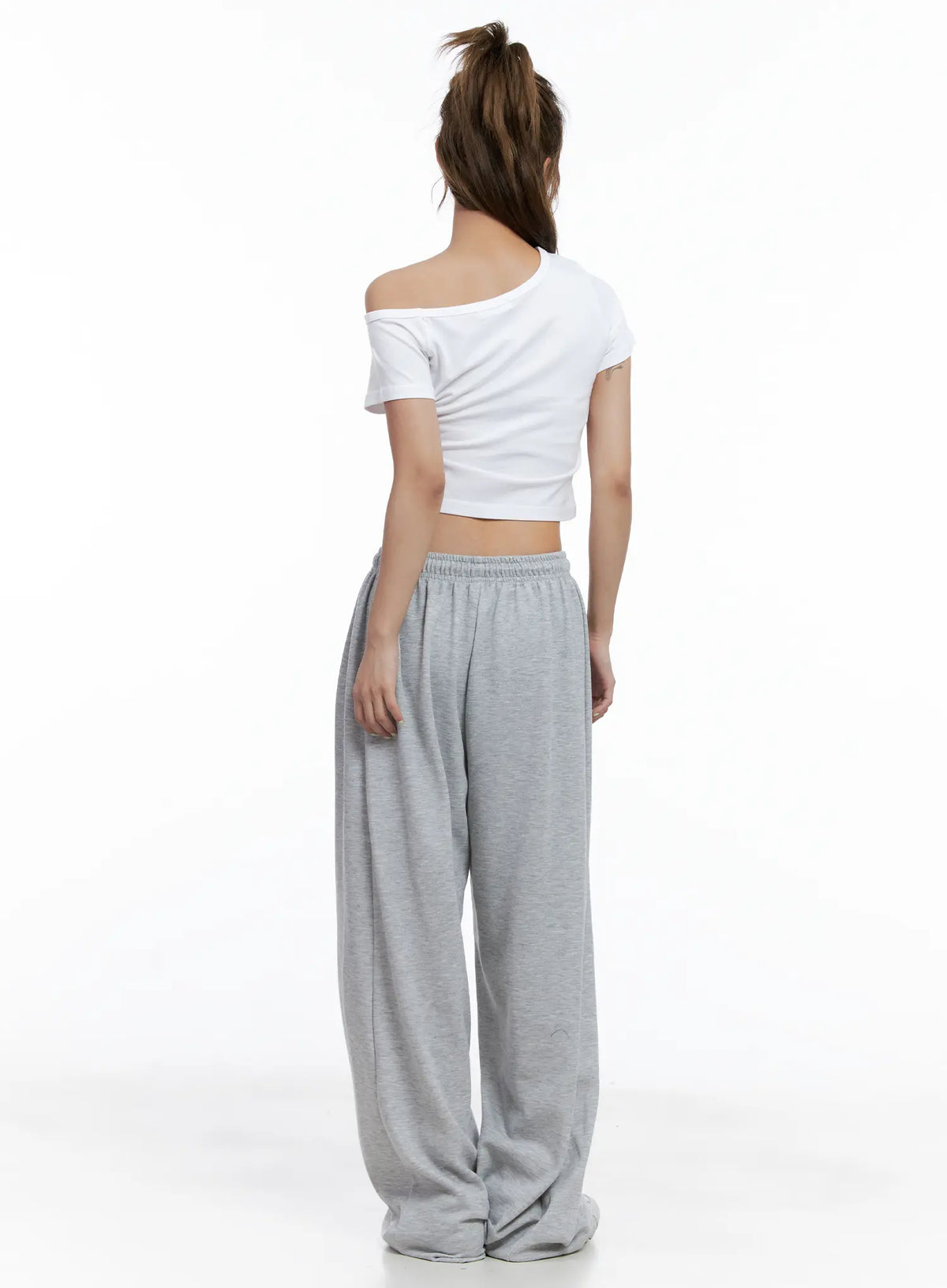 Asymmetric Off-Shoulder Crop Top CL514