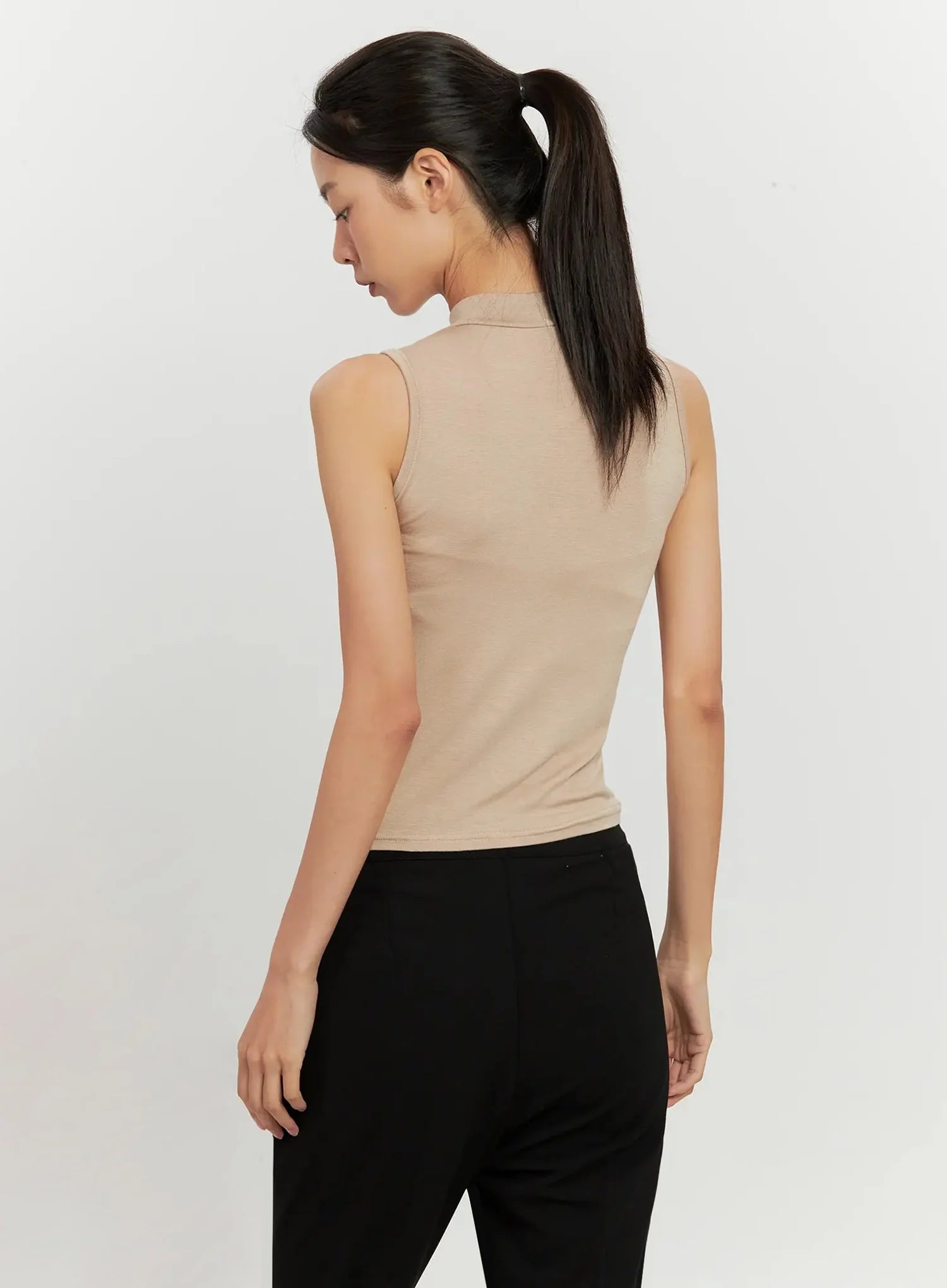 Mock Neck Sleeveless Top IL528