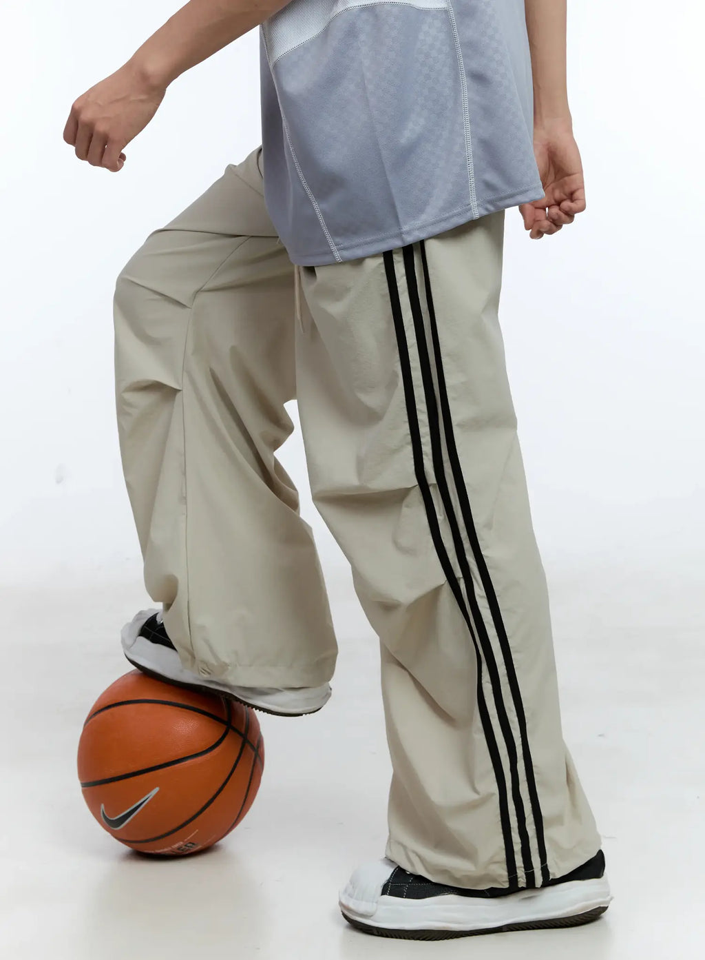 Men's Parachute Nylon Track Pants IL515
