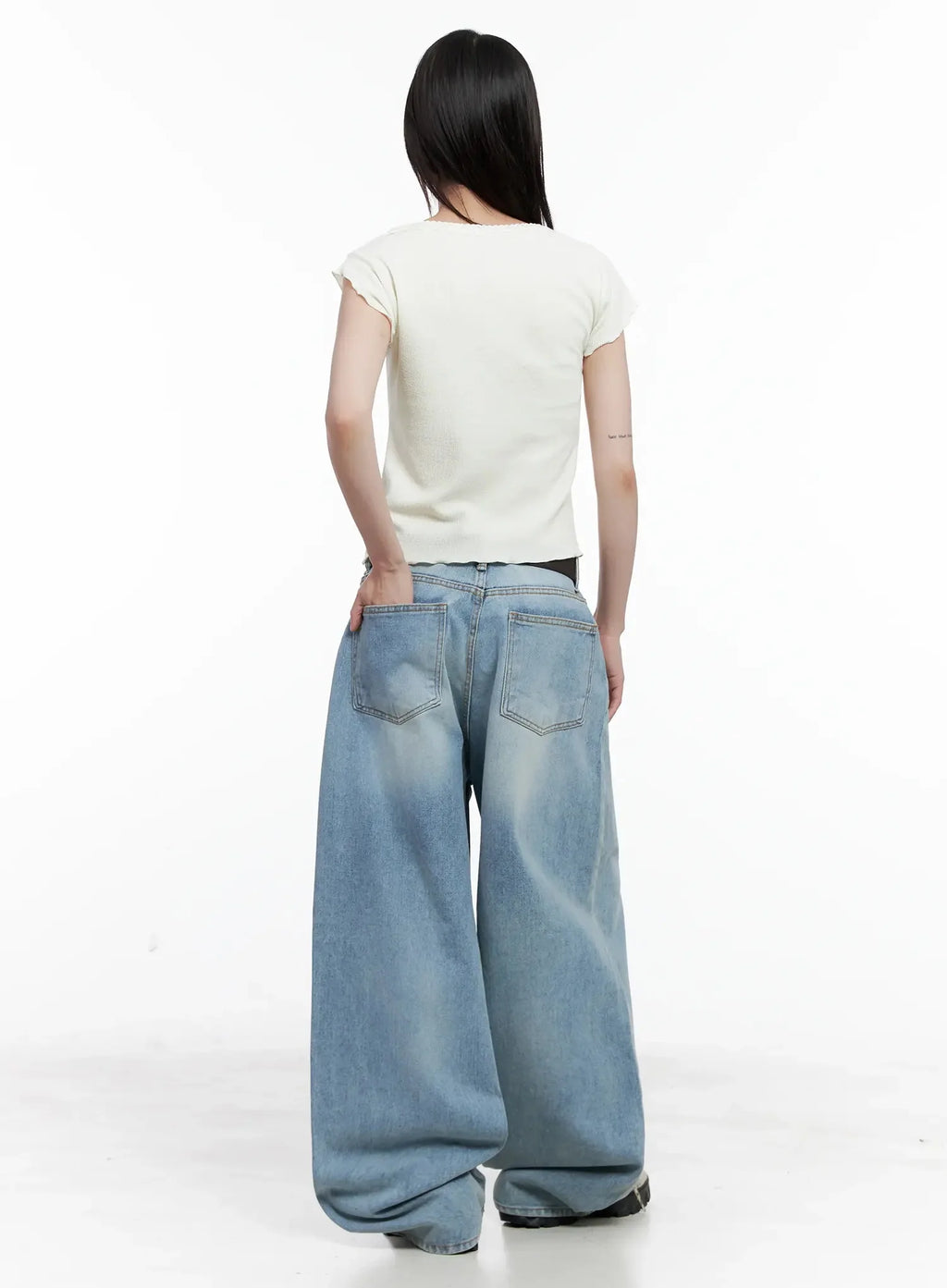 Dain Washed Wide-Leg Jeans IL531