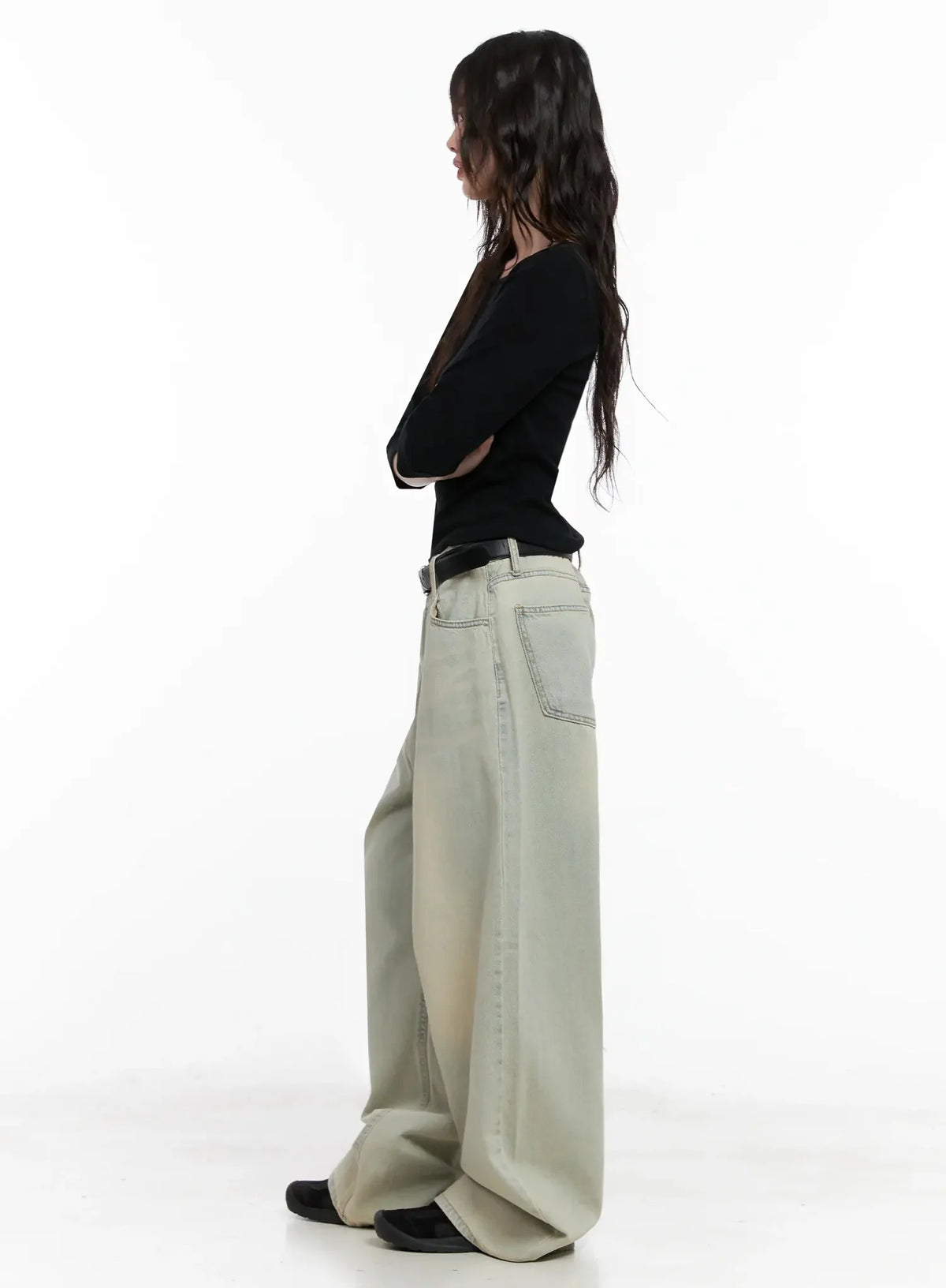 Minimalist Black Boat Neck Top IL531