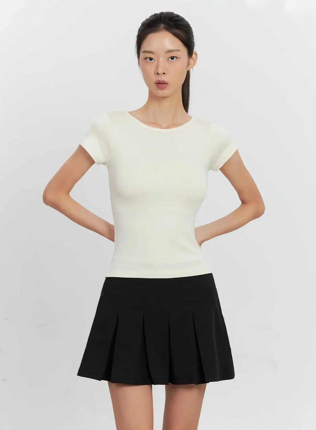 Round Neck Short-Sleeve Top IL528