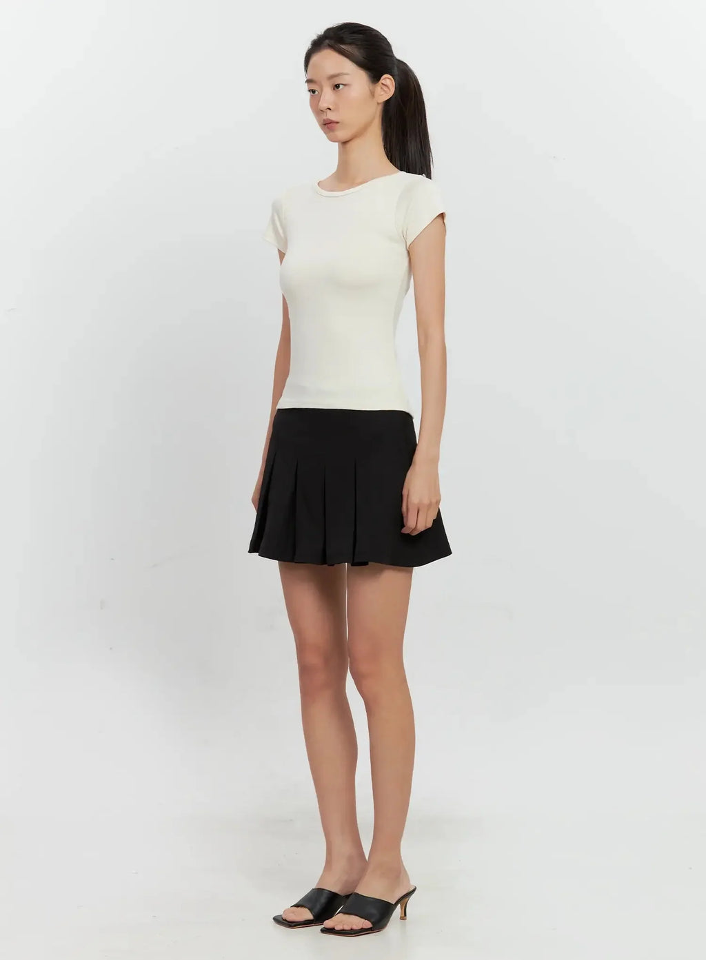 Round Neck Short-Sleeve Top IL528