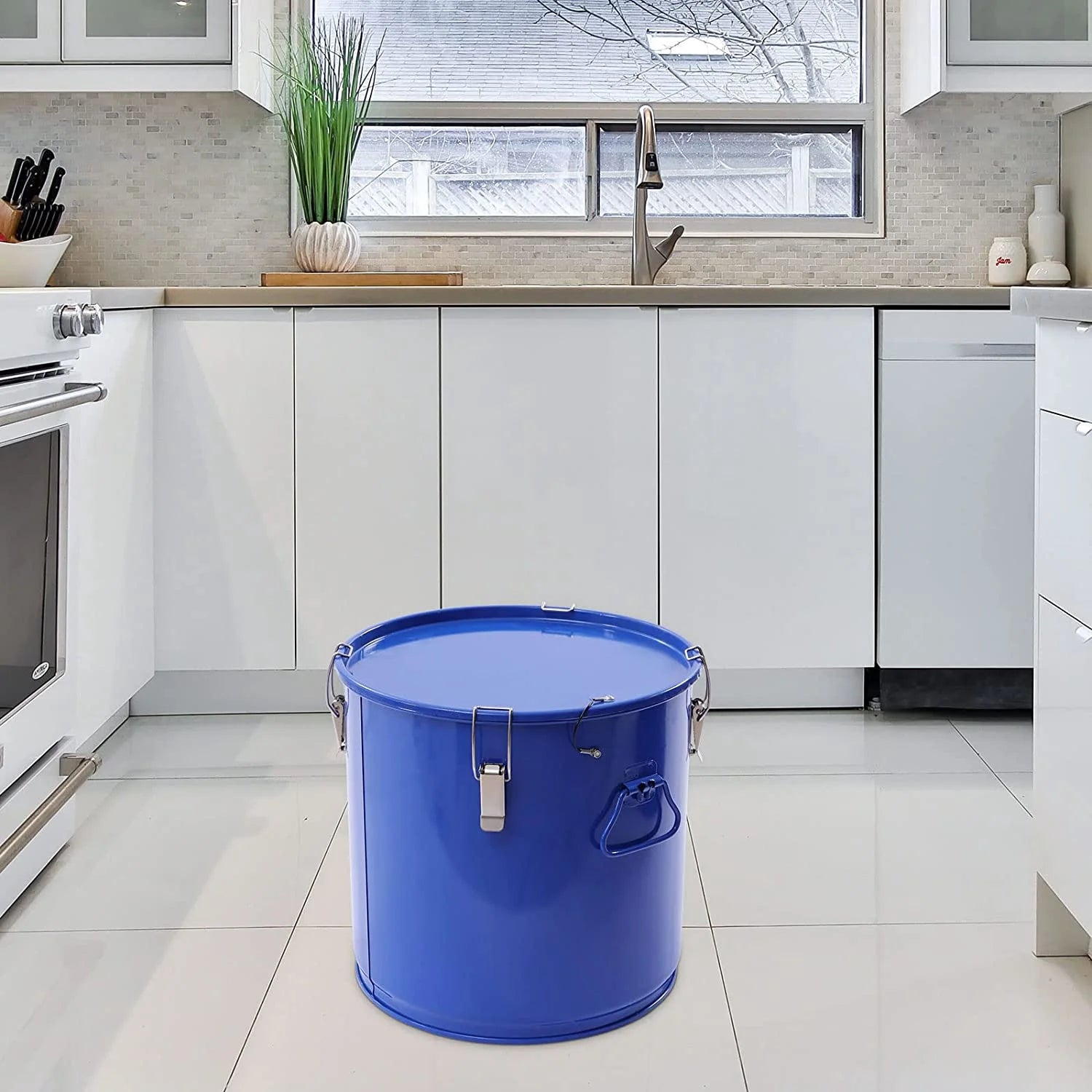 8-Gallon Fryer Grease Bucket with Filter Bag Y74505