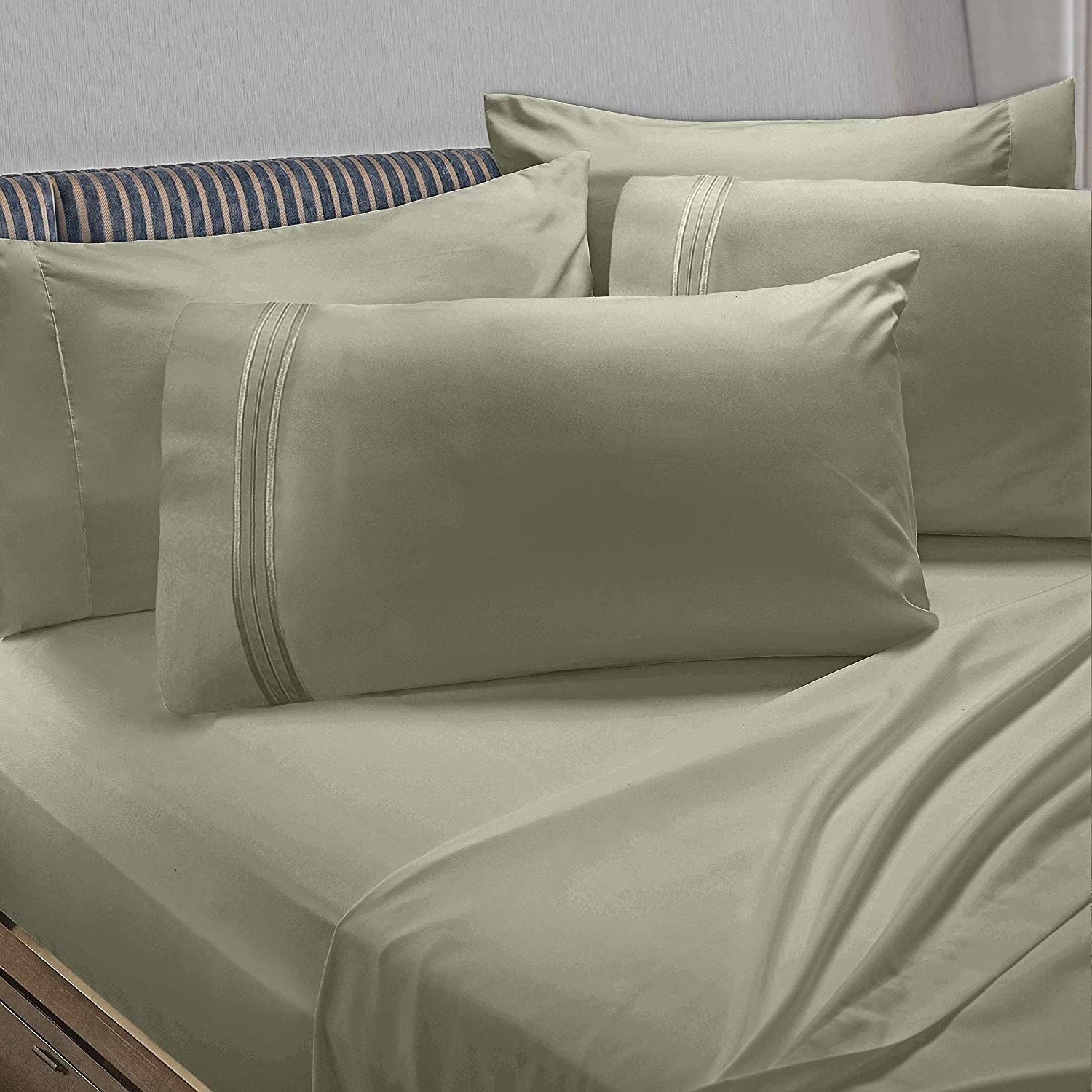 6 Piece California King Bed Sheet Set with Extra Pillowcases, Deep Pockets Fitted Sheet, 100% Soft Microfiber, Sage Green R29443