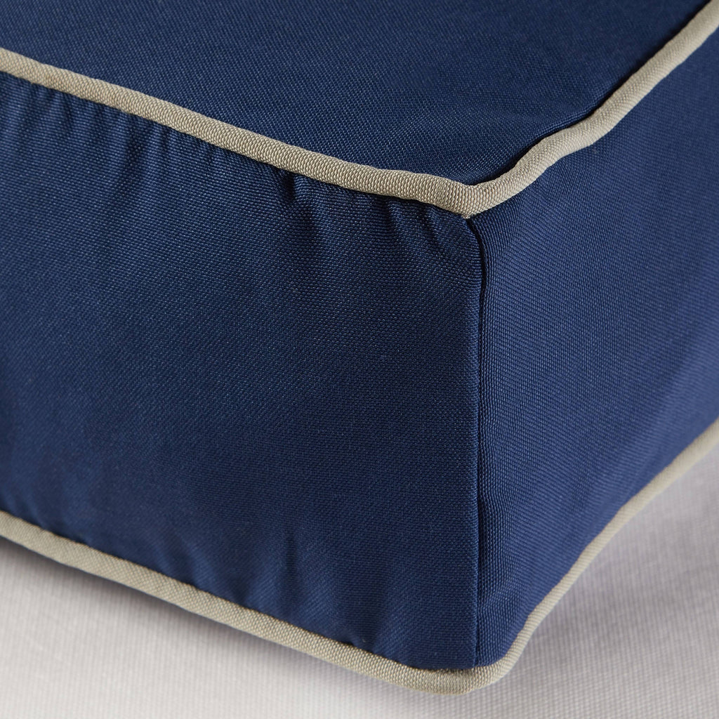 Navy Rectangle Indoor/Outdoor Dog Bed Z53684