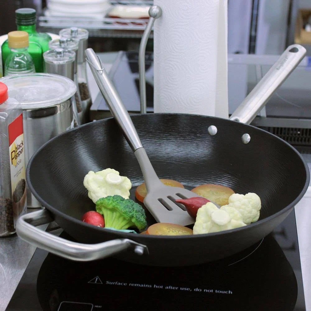 Black Cast Iron Wok H468