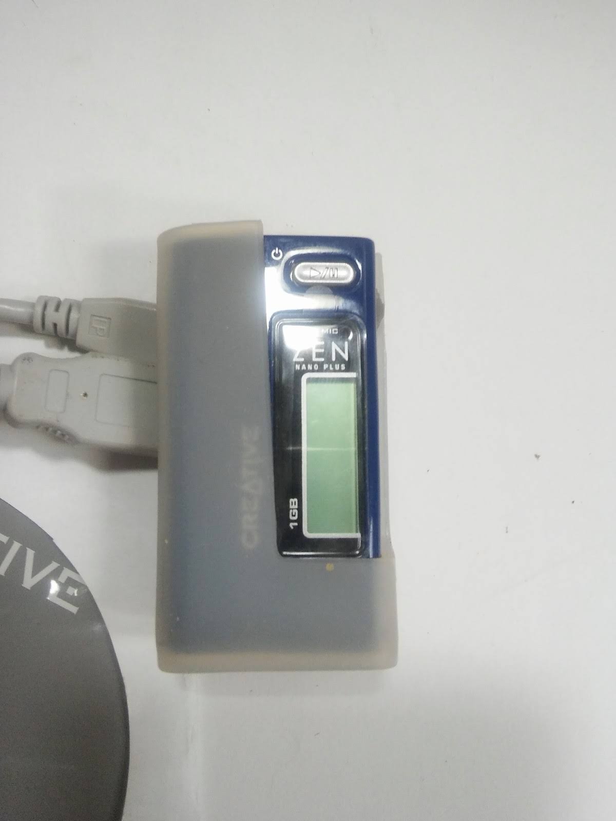 1 GB Blue MP3 Player V404872