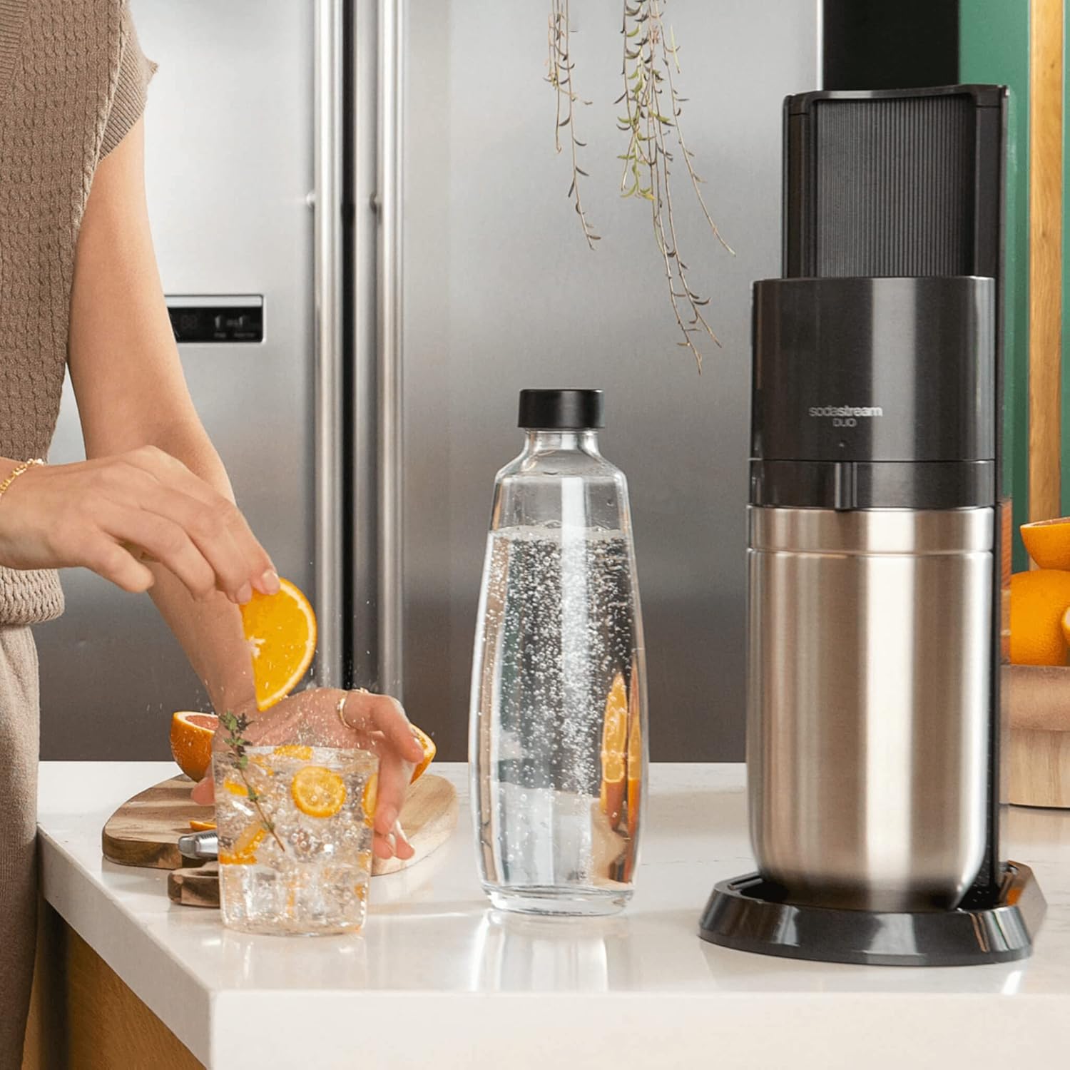 Metallic Black Sparkling Water Maker B5285