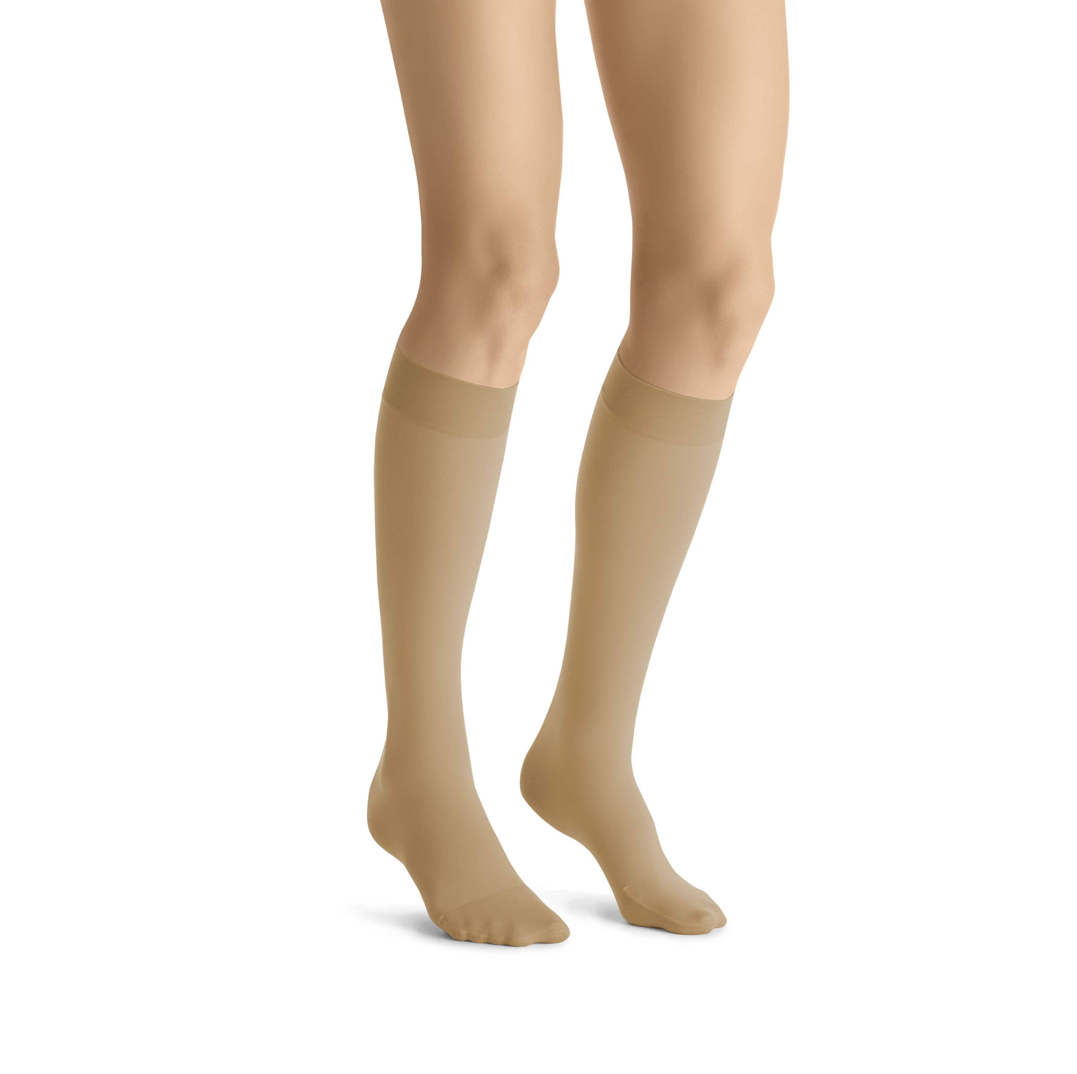 30-40 mmHg Knee High V4651