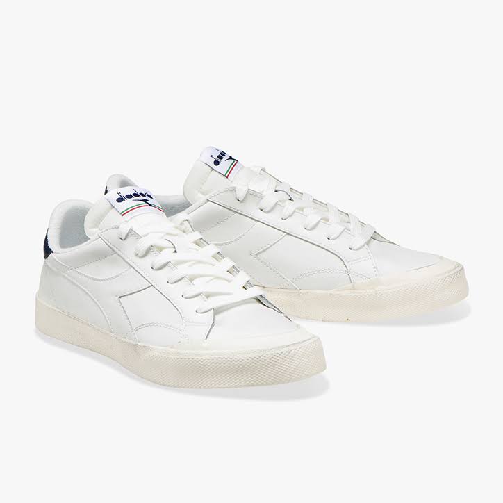 Dirty White Leather Shoes D535982
