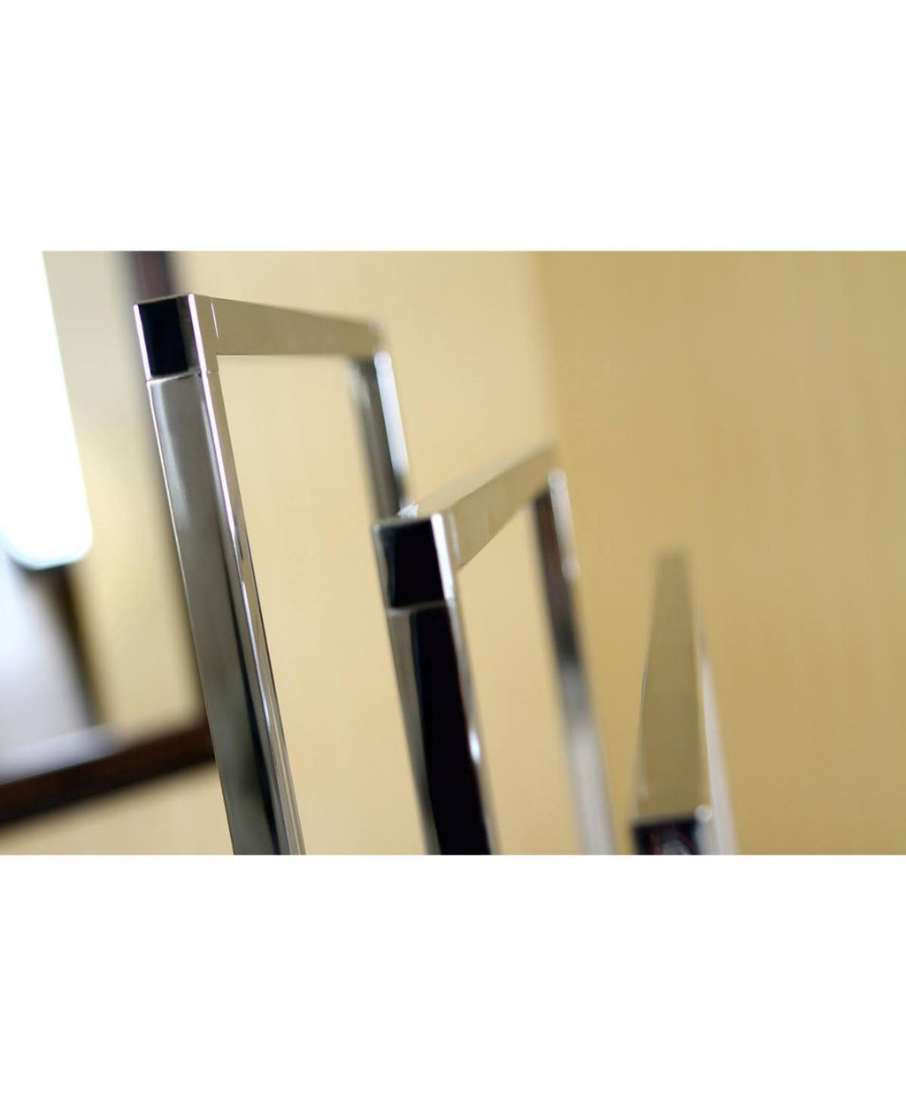 Polished Chrome 3-Tier Steel Corner Towel Rack G593092