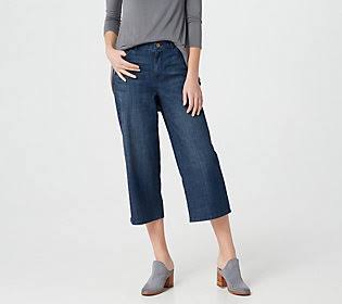 Lightweight Boyfriend Capri Jeans, Size Plus 28, Dark Wash X211