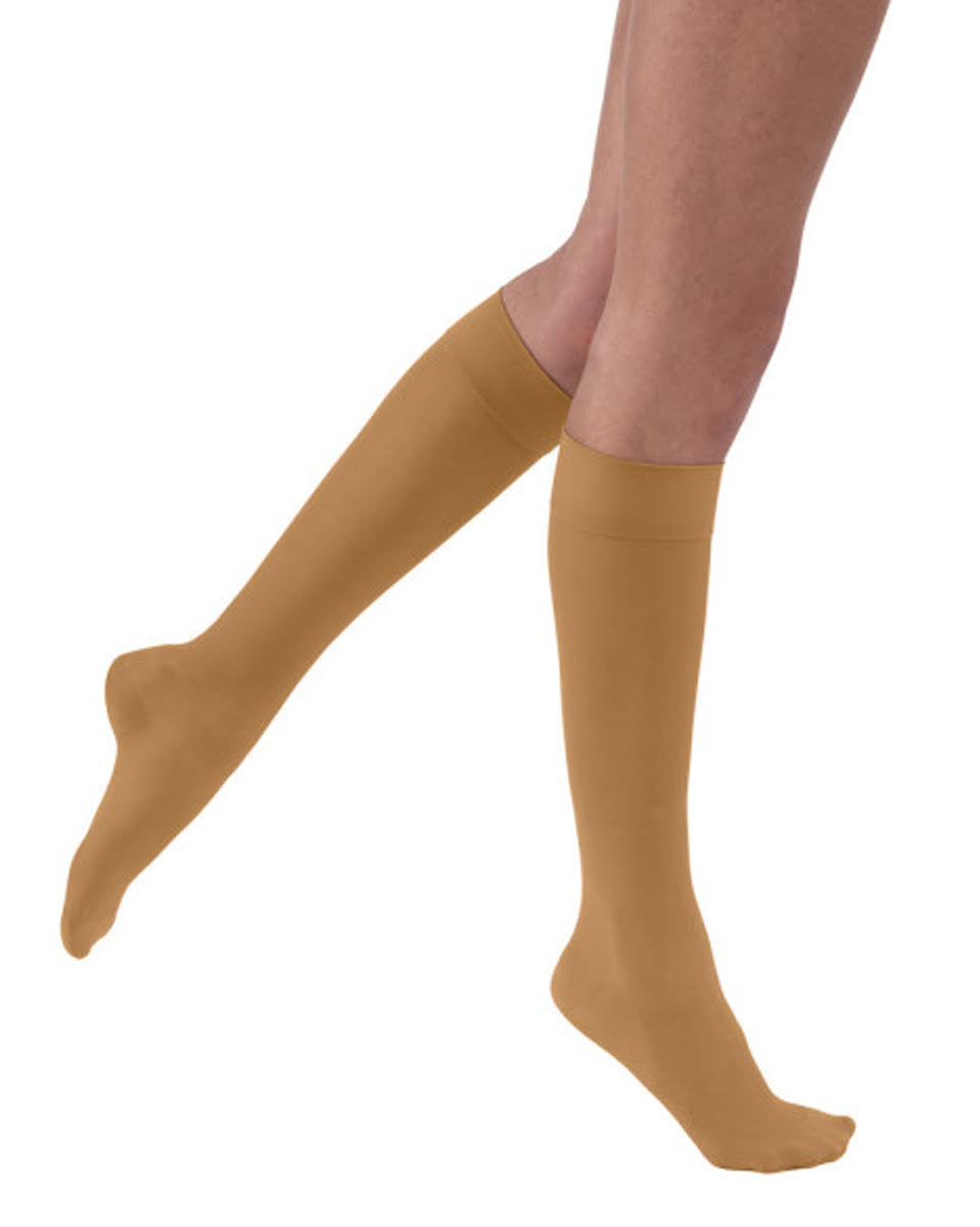 30-40 mmHg Knee High V4651